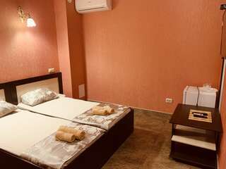 Гостиница Эллада Лазаревское Эконом (без балкона, муляж окна )-3